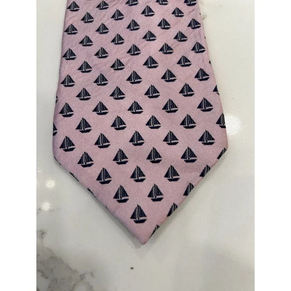 Jos A. Bank Men’s Tie Pink Sailboat ship Print 100% Silk Nautical 3.5” Necktie